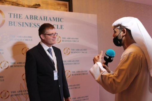 נוירוכירורג שלמה דוידוביץ פורץ דרך בניתוחים אנדוסקופיים